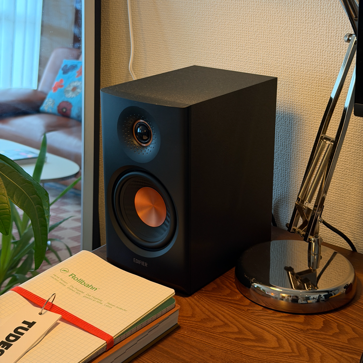Edifier 【VGP 2026金賞】EDIFIER MR4 MKII 2ウェイ アクティブ モニタースピーカー 80W高出力 ハイレゾ対応 (Hi-Res/Wireless LDAC) 4.5インチ ミッドバス Bluetooth 6.0 XLR/TRSバランス入力 RCA/AUX アプリ対応 スタジオモニター 音楽制作 動画編集 PCスピーカー 左右一対 1ペア（ホワイト） 1枚目