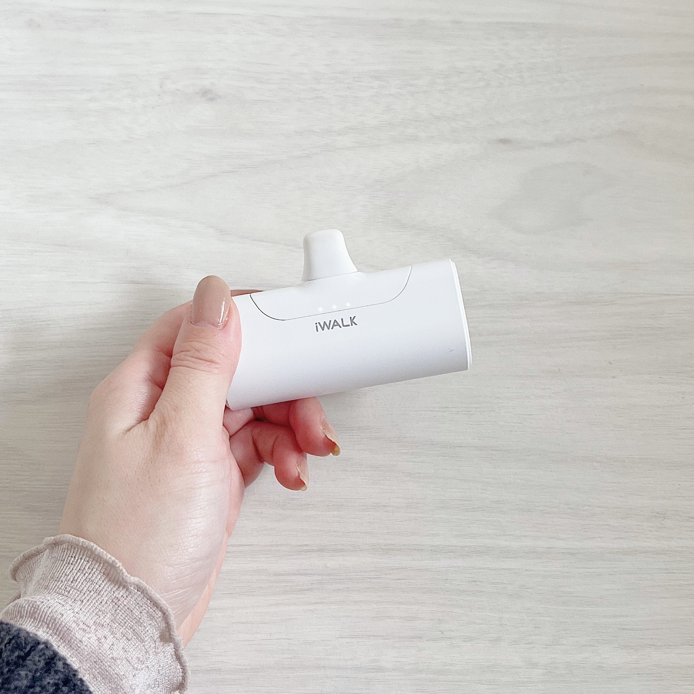 iWALK 超小型 モバイルバッテリー 4500mAh USB-C コネクター内蔵 直接充電 コードレス コンパクト Samsung S23/S22/S20/S10 Note 20/10 LGなど充電対応 PSE認証済 (Android Type-C用 ホワイト) 1枚目