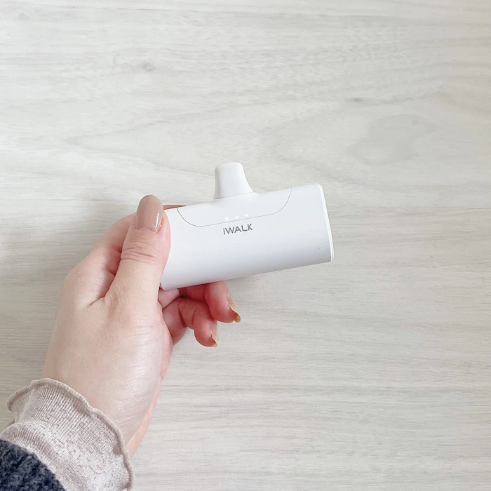 iWALK 超小型 モバイルバッテリー 4500mAh USB-C コネクター内蔵 直接充電 コードレス コンパクト Samsung S23/S22/S20/S10 Note 20/10 LGなど充電対応 PSE認証済 (Android Type-C用 ホワイト) 1枚目