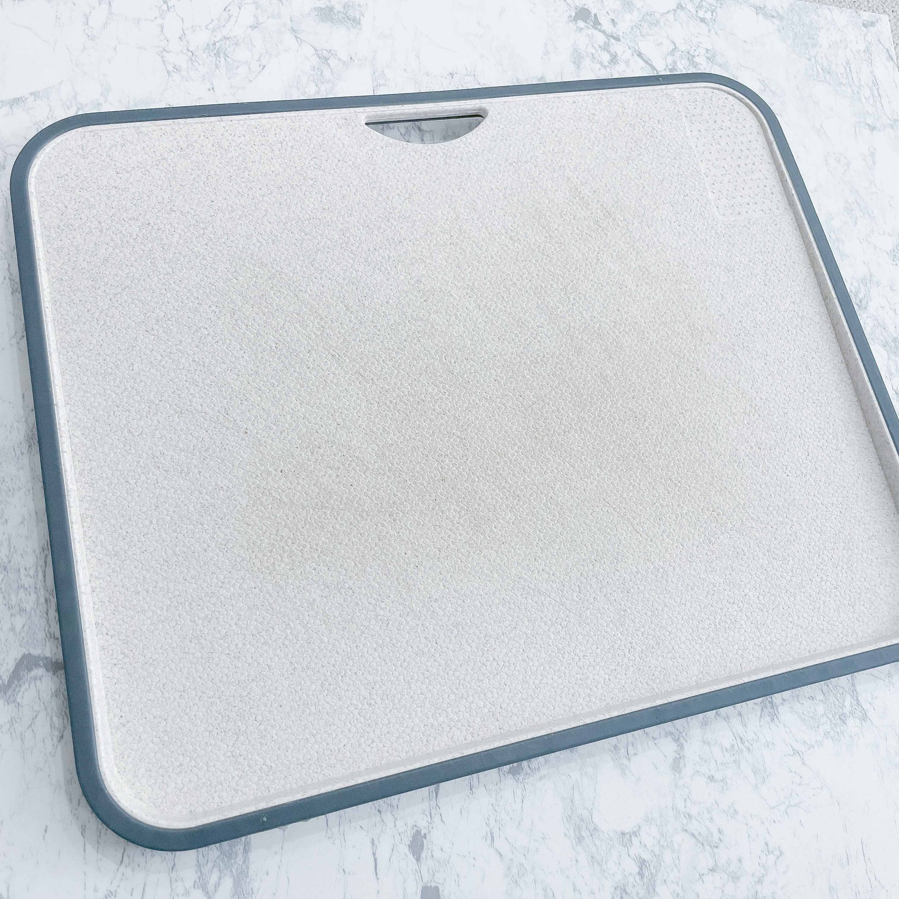 エイチアイエム Latuna ノンスリップカッティングボード 1枚目