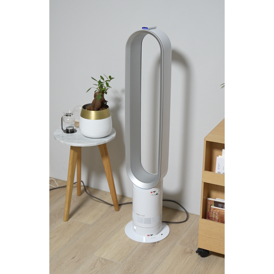 Dyson ダイソン Dyson AM09 Fan Heater, white/nickel by Dyson(ホワイト) 1枚目