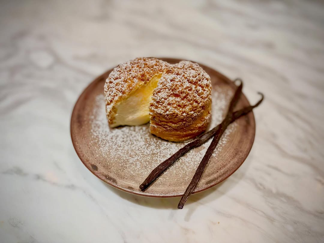 PÂTISSERIE TEN& バニラシュークリーム 1枚目