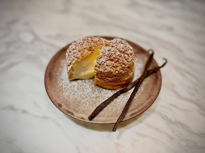 PÂTISSERIE TEN& バニラシュークリーム 1枚目