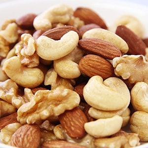 Daily Nuts & Fruits(デイリーナッツアンドフルーツ) 3種プレミアムミックスナッツ1kg 産地直輸入 無塩 無添加 植物油不使用 アーモンド くるみ カシューナッツ 丈夫な専用アルミチャック付袋 防災食品 非常食 備蓄食 保存食… 2枚目