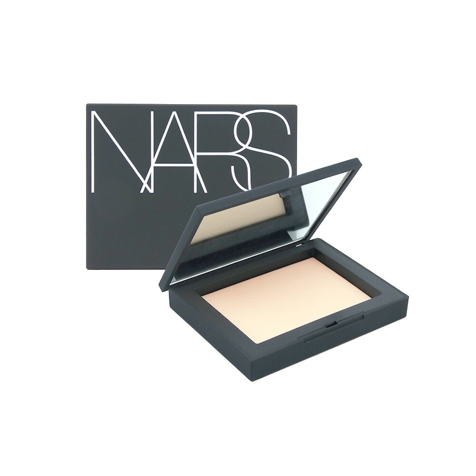 NARS ライトリフレクティングセッティングパウダー プレスト N 05555 FOG 1枚目