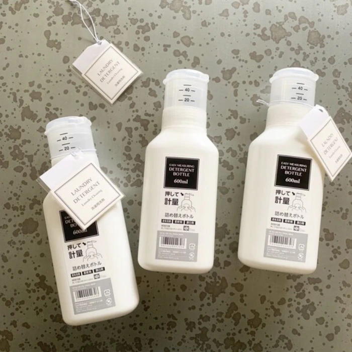 レック 押して計量 詰め替え洗剤ボトル600ml 1枚目