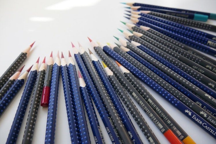 イラストレーターが愛用する色鉛筆画におすすめの画材16選 Mybest イラストレーターが愛用する色鉛筆画におすすめの画材16選 Mybest