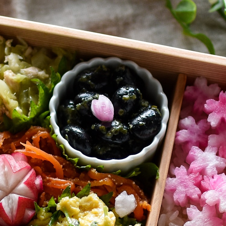 テーブルウェアイースト テーブルウェアイースト 珍味小鉢(菊の花)(アウトレット) 小鉢 和食器 ボウル ミニボウル 小付 1枚目