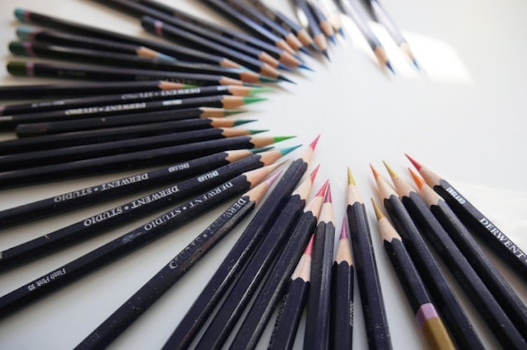 イラストレーターが愛用する色鉛筆画におすすめの画材16選 Mybest イラストレーターが愛用する色鉛筆画におすすめの画材16選 Mybest