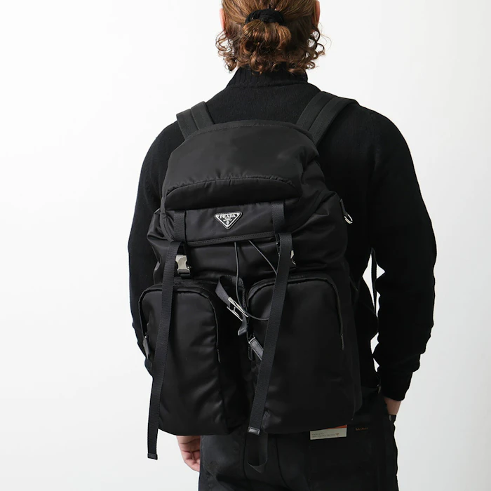PRADA Re-Nylon xサフィアーノレザー バックパック 3枚目