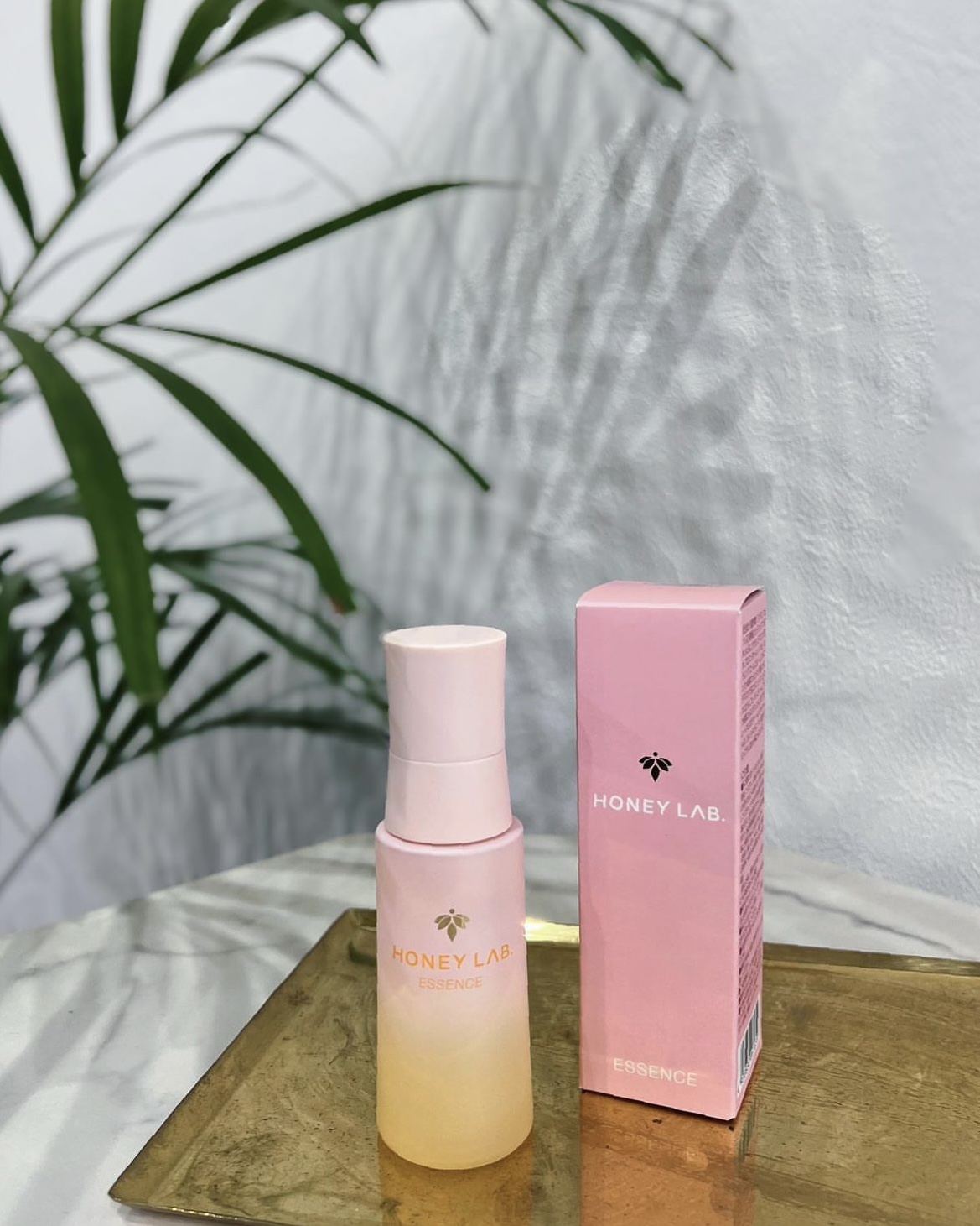 山田養蜂場 ハニーラボ発酵蜜エッセンス 50mL [ 美容液 はちみつ スキンケア はちみつ発酵液 うるおい ] 1枚目