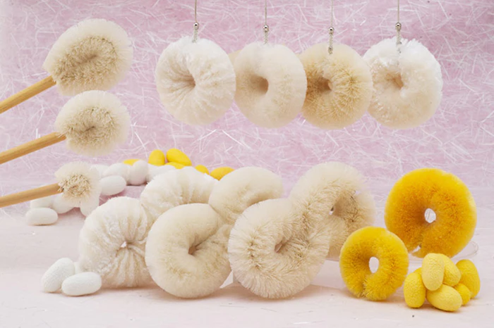 富岡シルク マッサージブラシ 1枚目