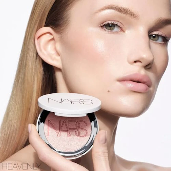 NARS ライトリフレクティング ルミナイジングパウダー 2枚目