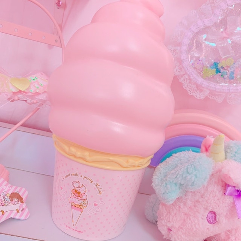 サンリオ マイメロディ ソフトクリーム形ルームライト 2枚目