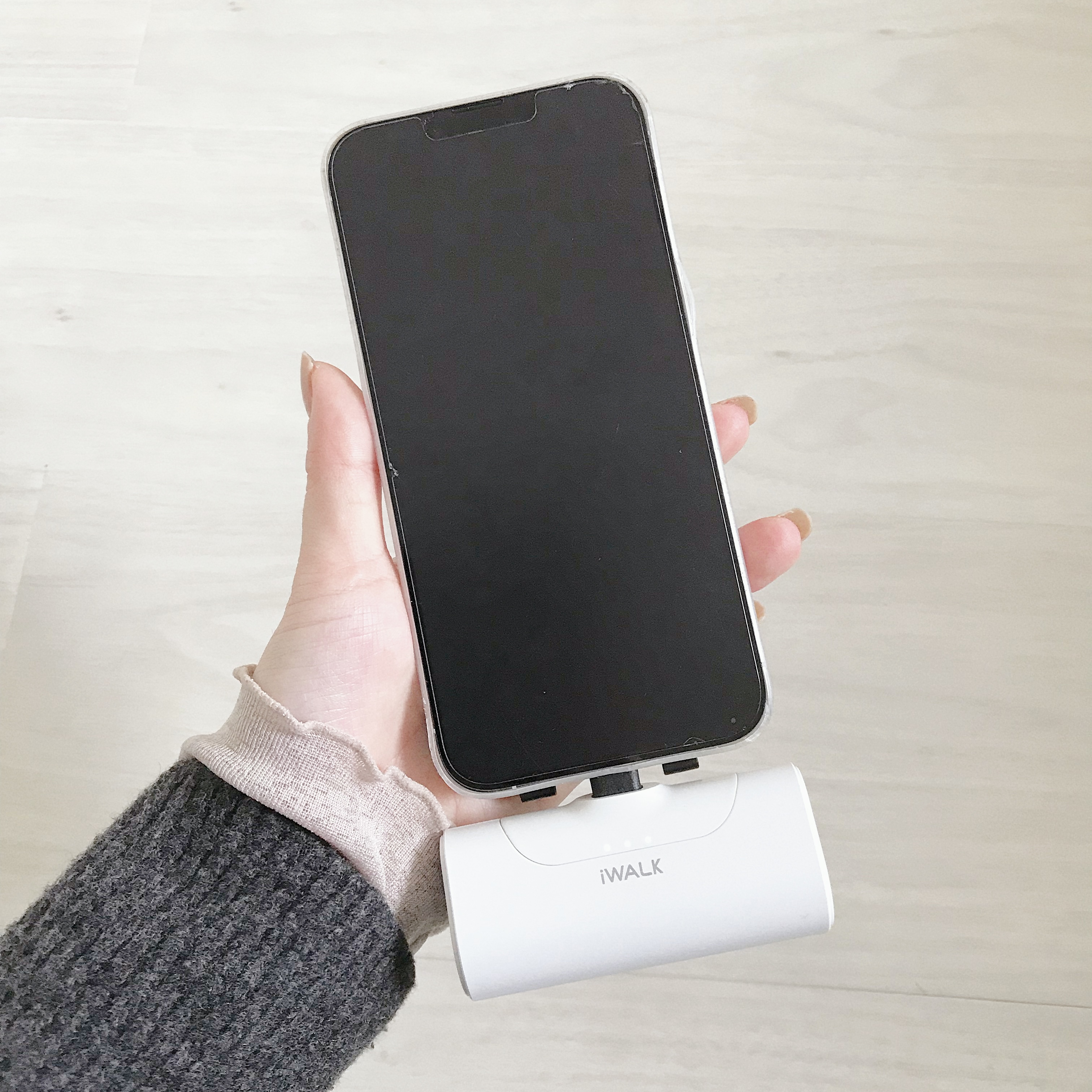 iWALK 超小型 モバイルバッテリー 4500mAh USB-C コネクター内蔵 直接充電 コードレス コンパクト Samsung S23/S22/S20/S10 Note 20/10 LGなど充電対応 PSE認証済 (Android Type-C用 ホワイト) 2枚目