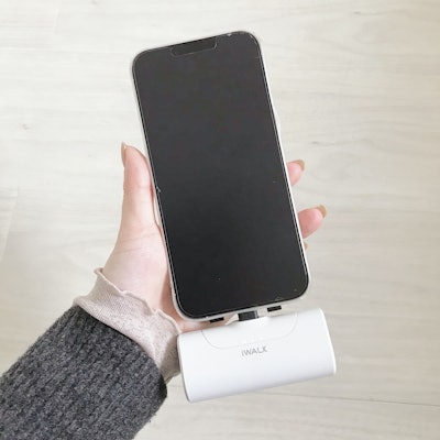 iWALK 超小型 モバイルバッテリー 4500mAh USB-C コネクター内蔵 直接充電 コードレス コンパクト Samsung S23/S22/S20/S10 Note 20/10 LGなど充電対応 PSE認証済 (Android Type-C用 ホワイト) 2枚目