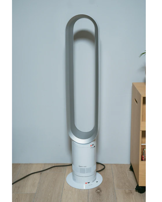Dyson ダイソン Dyson AM09 Fan Heater, white/nickel by Dyson(ホワイト) 2枚目