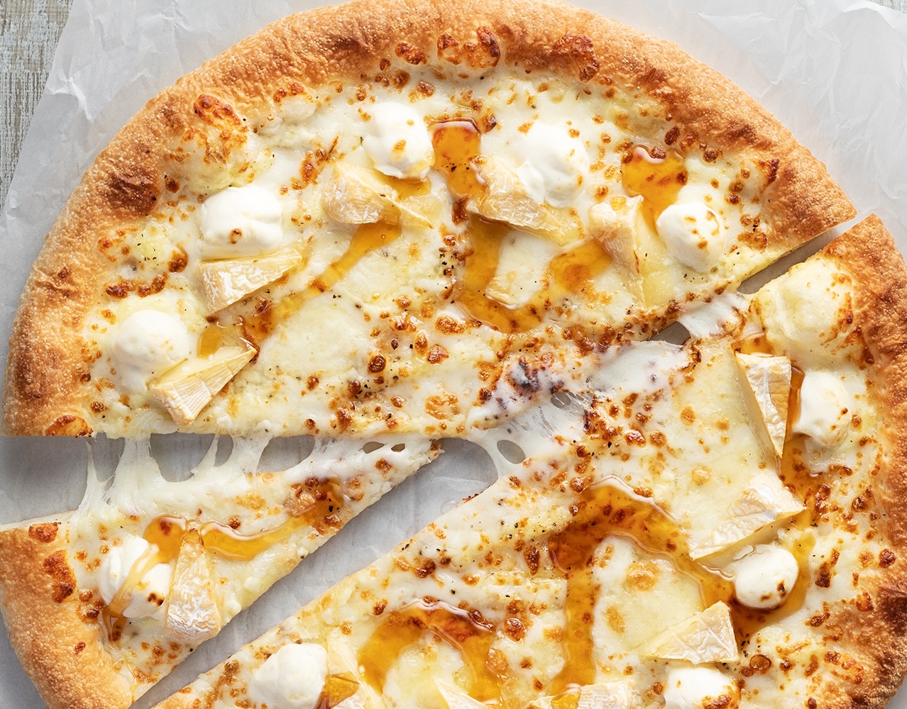 ピザハット とろける４種チーズのフォルマッジ 鉄鍋パンピザ Mサイズ 1枚目