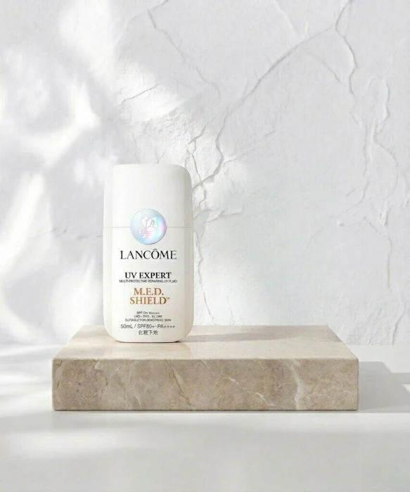 LANCÔME UV エクスペール M.E.D. シールド SPF50+ / PA++++ 1枚目