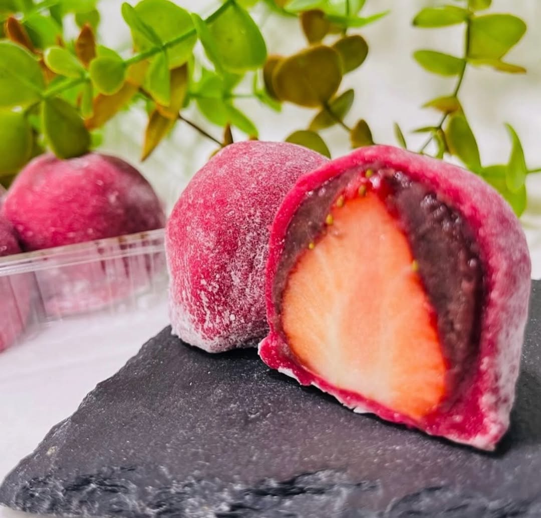 かど丸餅店 いちご大福 1枚目