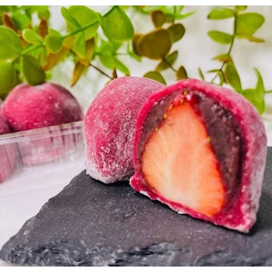 かど丸餅店 いちご大福 1枚目