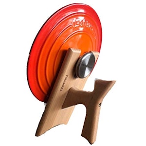 フタモッチ フタモッチ 301-M(対応鍋:ルクルーゼ ストウブ バーミキュラ ブルーノ)Futamotti 301-M リッドホルダー ミトン 鍋つかみ フタ立て 蓋置き 鍋フタスタンド Lid holder Lid stand (対応鍋:staub Vermicular LE CREUSET BRUNO)コンパクトホットプレート オーバルホットプレート 木製 1枚目