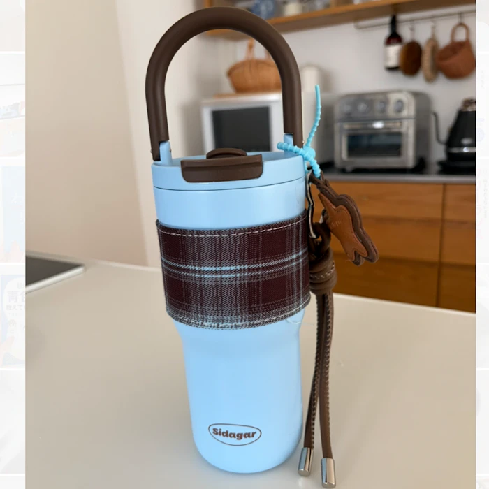 ★ランキング1位受賞★シダガー 水筒 ストロータンブラー 魔法瓶 750ml ストロー付き セラミックタンブラー 2way 水筒 蓋付き 真空断熱 保温 保冷 ステンレス 漏れにくい 女性 男性 誕生日 プレゼント ギフト スターバックス タンブラー スタバ水筒 1枚目