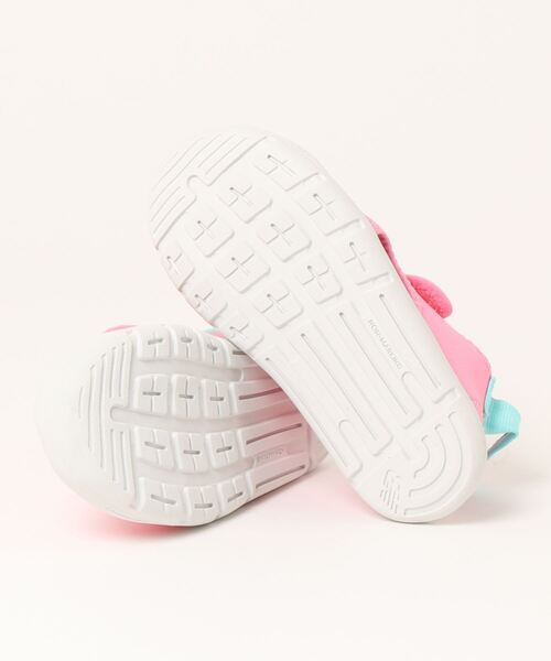 New Balance つま先までしっかり保護してくれる水陸両用サンダル 3枚目