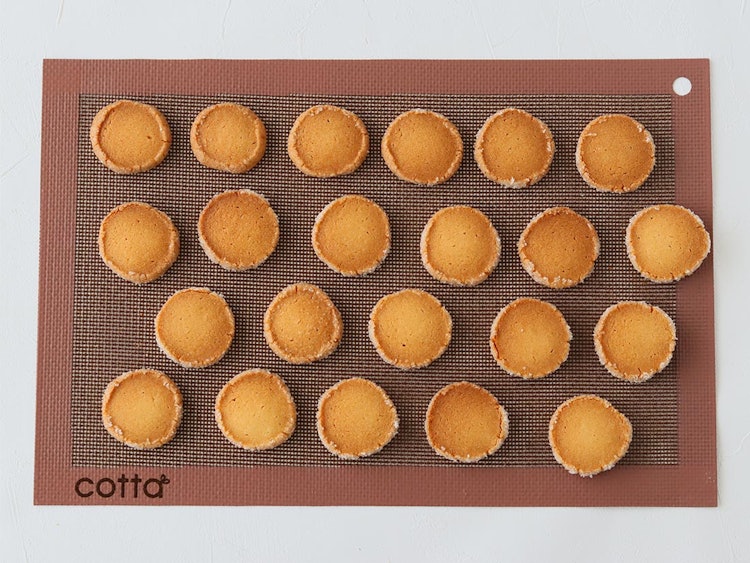cotta あいりおーさん監修 シルパン クッキーがサクッと焼けるシルパン シート 製菓道具 洗える 繰り返し使用可 お菓子作り 道具 クッキー パン 調理用 Silpan メッシュ 手作り おうち時間 1枚目