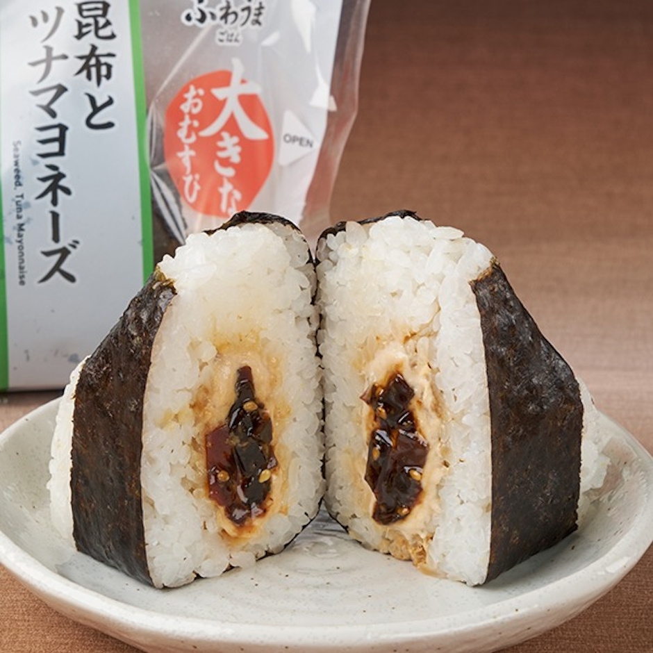 ファミリーマート 大きなおむすび 昆布とツナマヨネーズ 1枚目