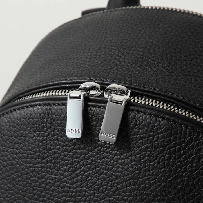 HUGO BOSS イタリアンレザー バックパック 11枚目