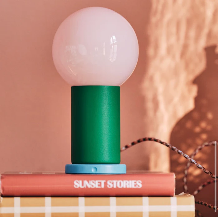 IKEA PS 2026 LEDポータブルランプ, 電池式 調光可能/グリーン ライトピンク, 22 cm 1枚目