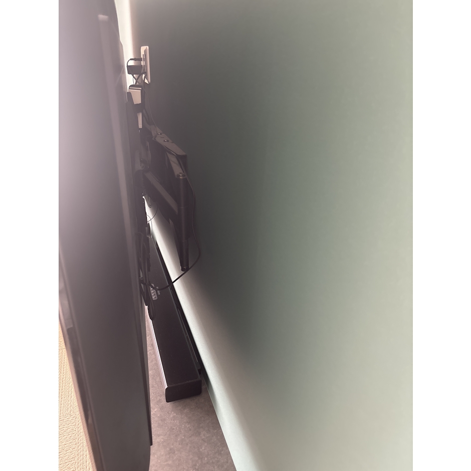 FORGING MOUNT テレビ壁掛け金具 50-90型LCD/LED対応 中大型壁掛けテレビ金具 耐荷重75kg 76.5CMロングアーム フルモーション式 前後&左右&上下多角度調節 VESA600x400mmまで 16"の木間柱に対応 HDMIケーブル、3軸バブル水平器、ケーブルカバー付き 2枚目