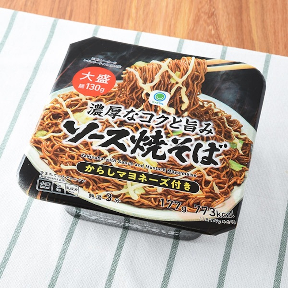 ファミリーマート 濃厚なコクと旨み ソース焼そば 1枚目