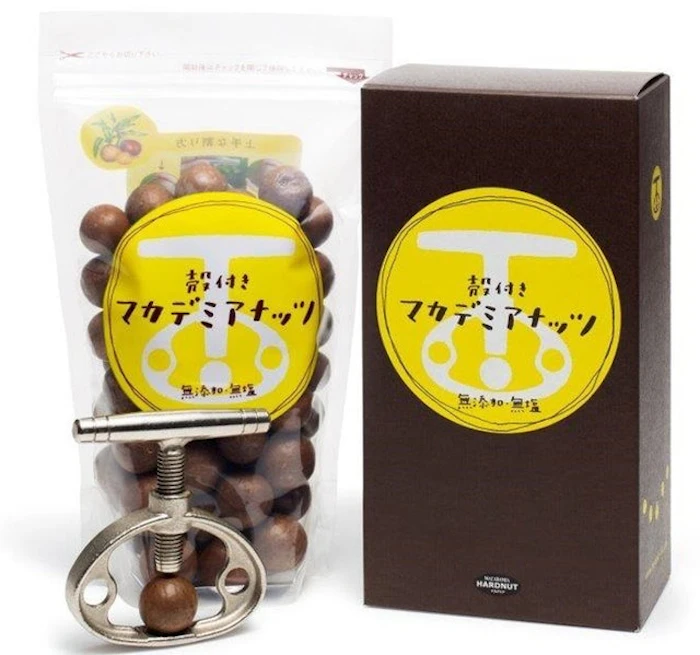 ニダフジャパン 殻付きマカデミアナッツ454g 殻割り器付き 1枚目