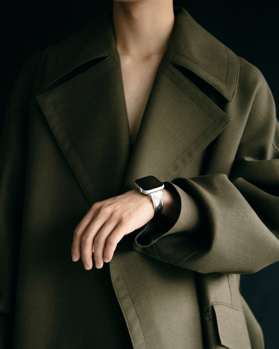 h'eres Apple Watch vintage - like silver band 1枚目