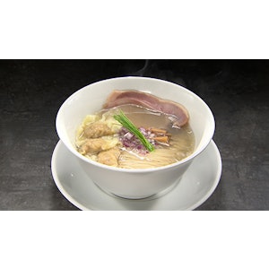 宍道湖しじみ中華蕎麦 琥珀 池袋店 中華蕎麦塩+ワンタン 1枚目