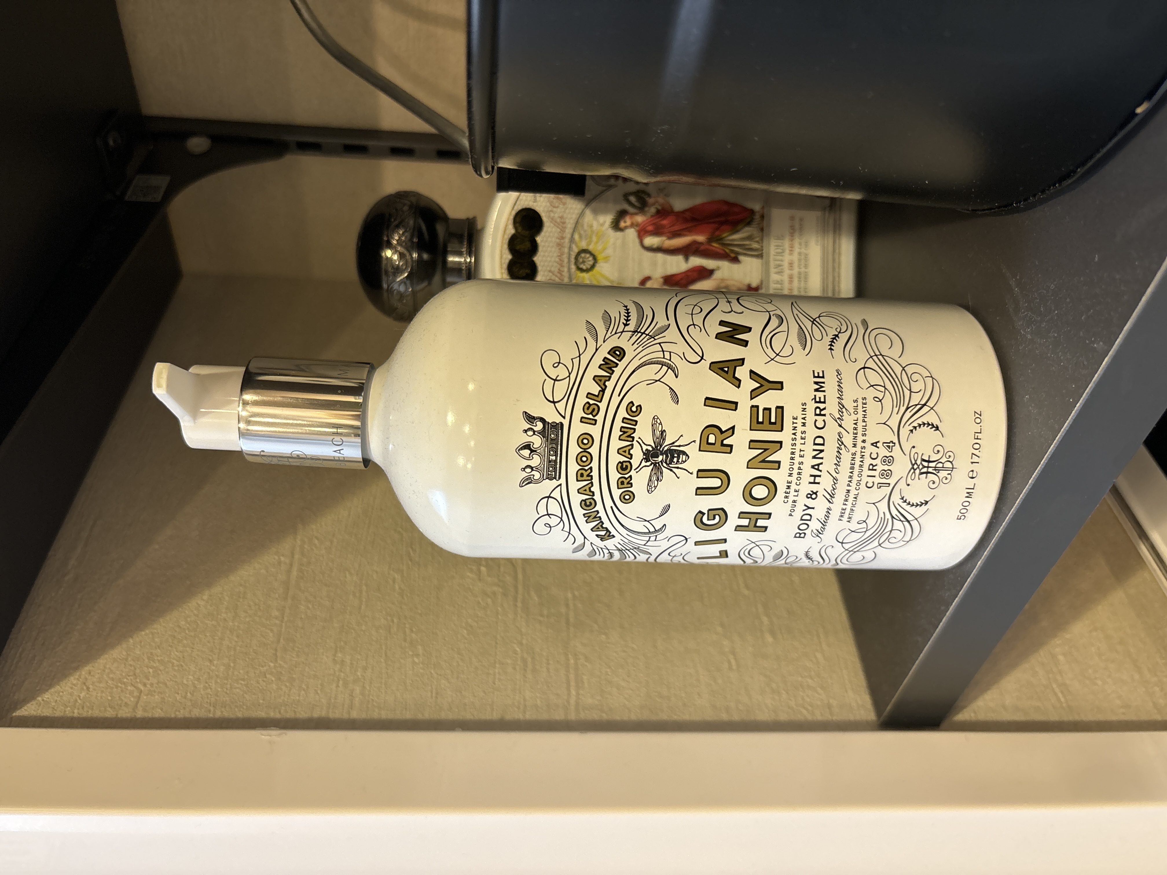 MAINE BEACH リグリアンハニーシリーズ ボディクリーム ローション 1枚目