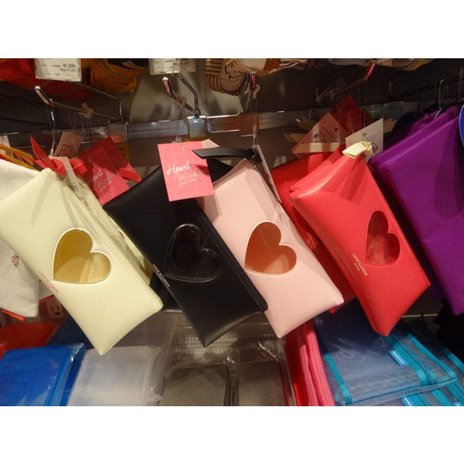 ロフトの文房具バイヤーがおすすめ 人気ペンケース10選 Favlist ロフトの文房具バイヤーがおすすめ 人気ペンケース10選 Favlist