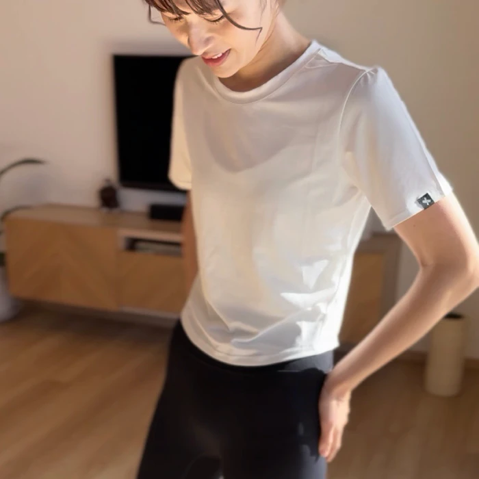 XEXYMIX ゼクシィミックス xexymix 半袖 ラウンドネック ベーシック 吸汗速乾 スタイルアップ Tシャツ ヨガウェア トップス ピラティスウェア スポーツウェア レディース トレーニングウェア ランニングウェア ジムウェア ゼクシーミックス xfl2ts1005 1枚目