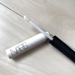 NARS ティンティッド スマッジプルーフ アイシャドーベース 1枚目