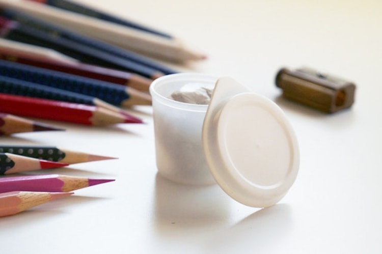 イラストレーターが愛用する色鉛筆画におすすめの画材16選 Mybest イラストレーターが愛用する色鉛筆画におすすめの画材16選 Mybest