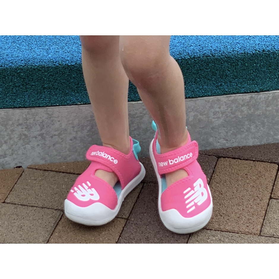 New Balance つま先までしっかり保護してくれる水陸両用サンダル 4枚目