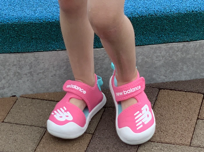 New Balance つま先までしっかり保護してくれる水陸両用サンダル 4枚目