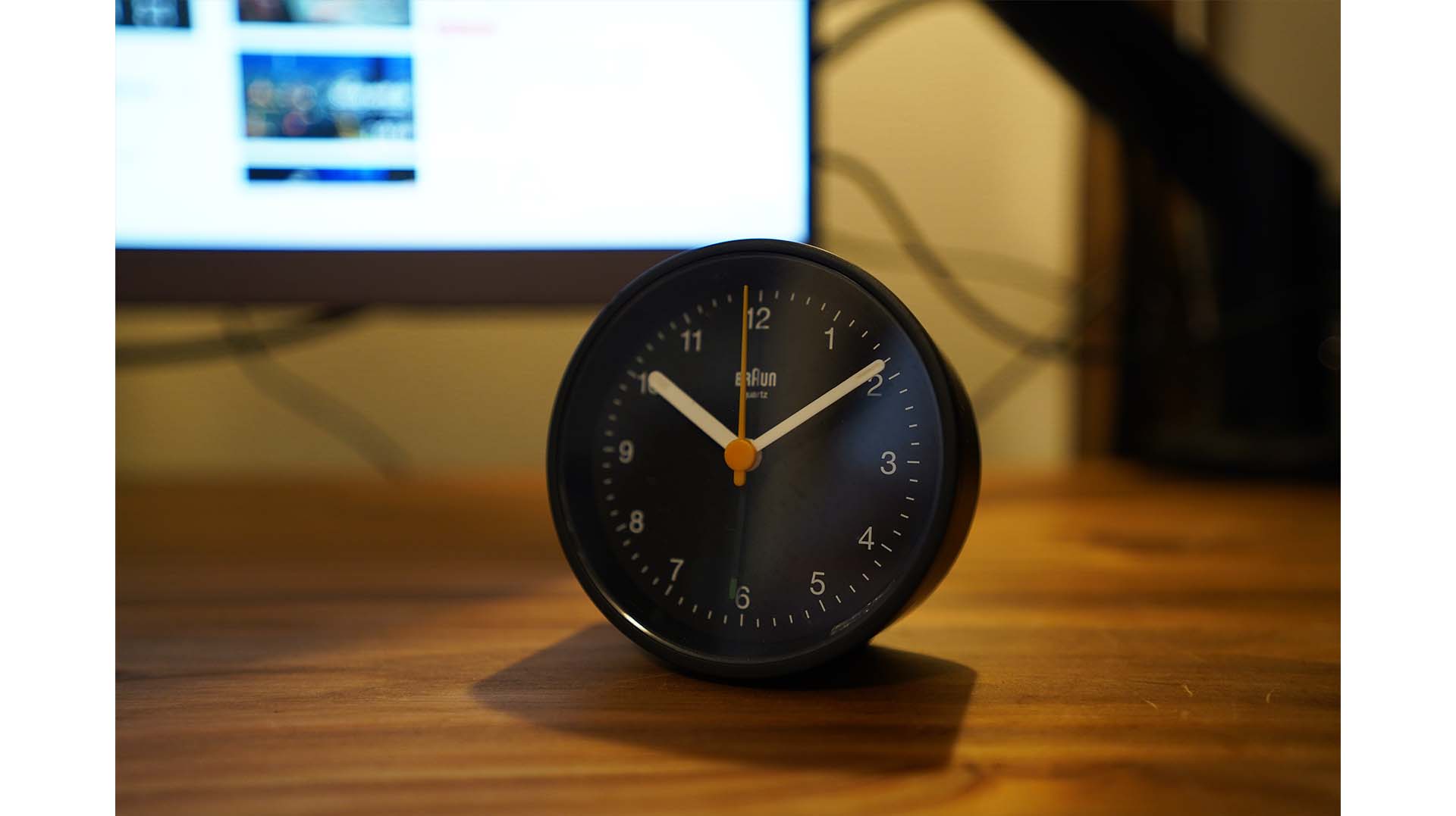 BRAUN  BC12 Analog Alarm Clock 2枚目