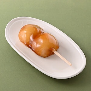 ファミリーマート 大きなみたらし団子 こしあん入り 1枚目