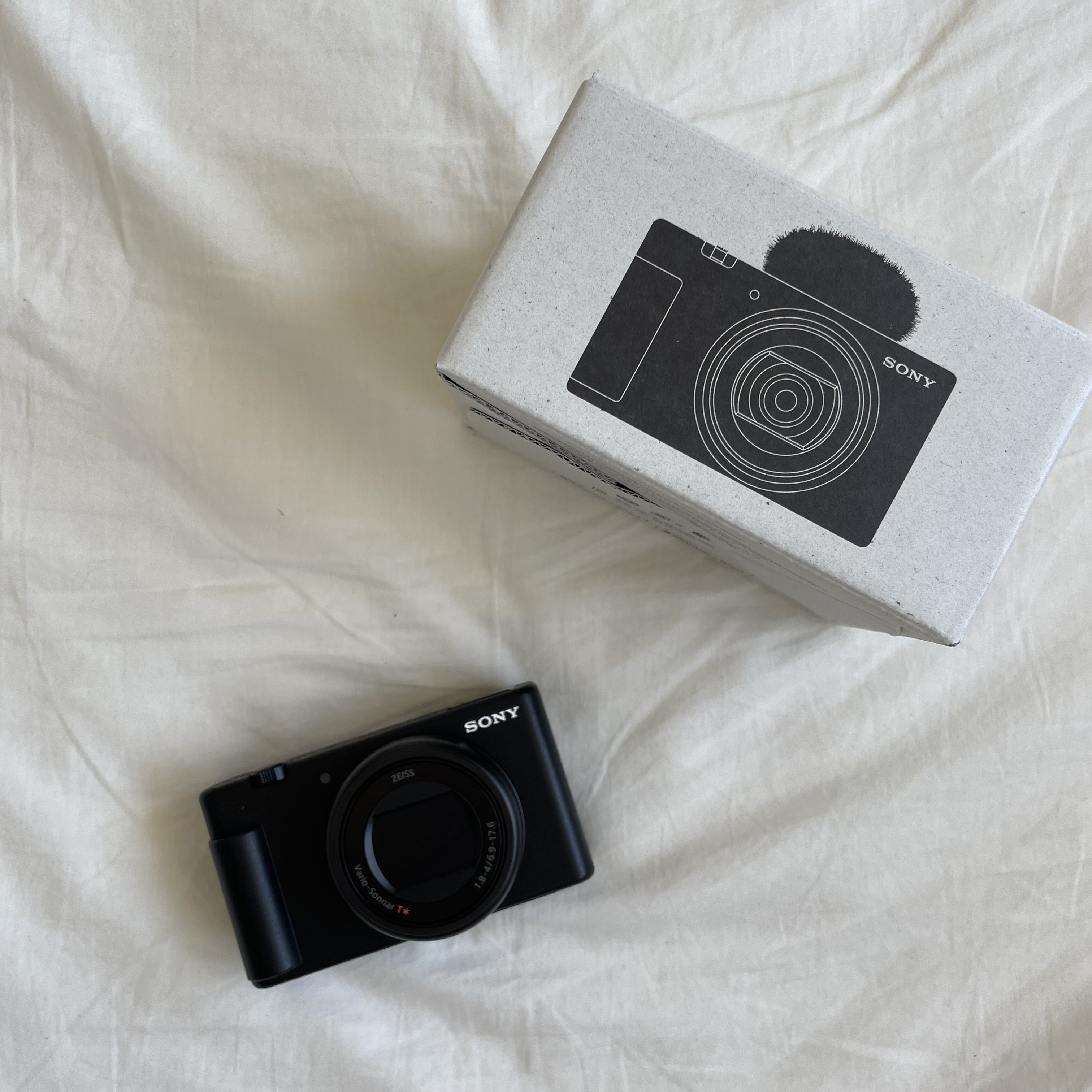 sony SONY(ソニー) VLOGCAM ZV-1 II シューティンググリップキット ブラック ZV-1M2G BQ ZV1M2GBQ 1枚目