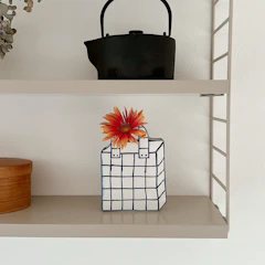 Marianne Hallberg チェックのはこぶかびん 1枚目