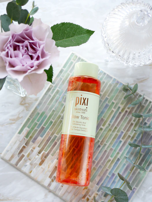 PIXI Glow Tonic 1枚目