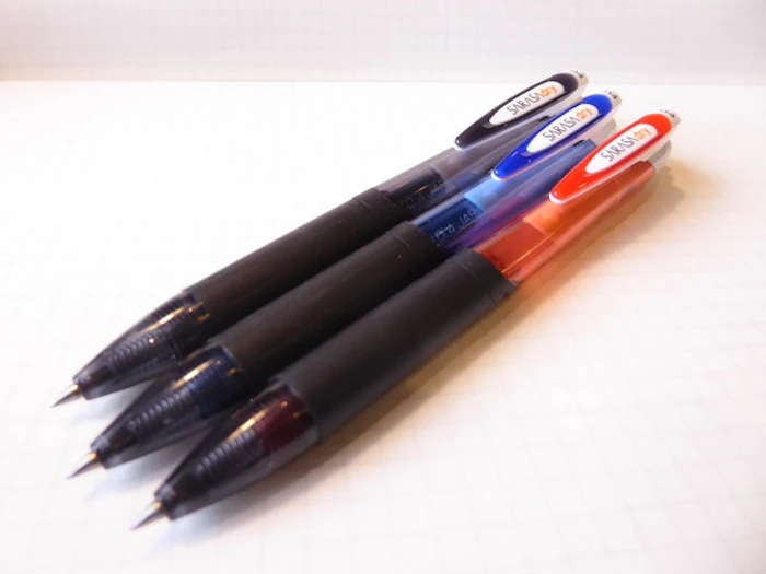 ZEBRA ゲルインクボールペン サラサ ドライ 0.4mm 1枚目